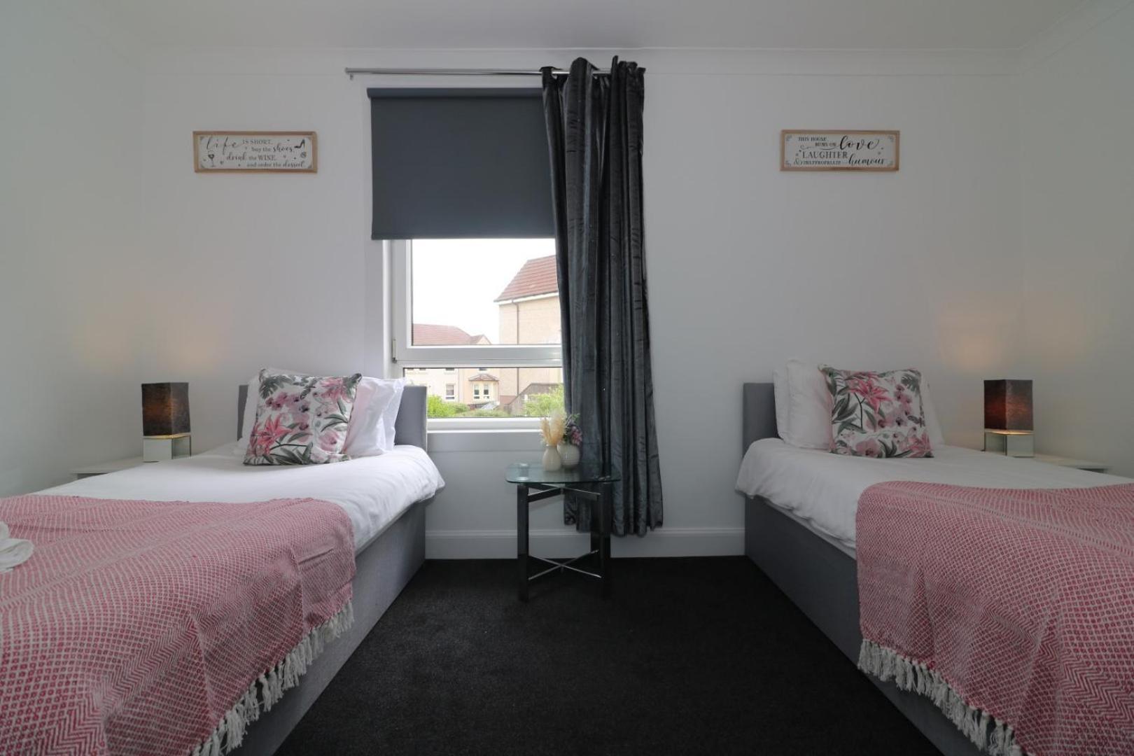 Signature - Gartlea House Apartment Airdrie Luaran gambar