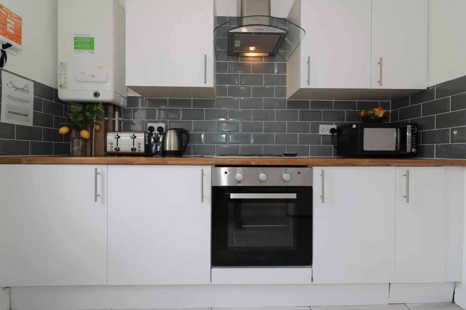 Signature - Gartlea House Apartment Airdrie Luaran gambar