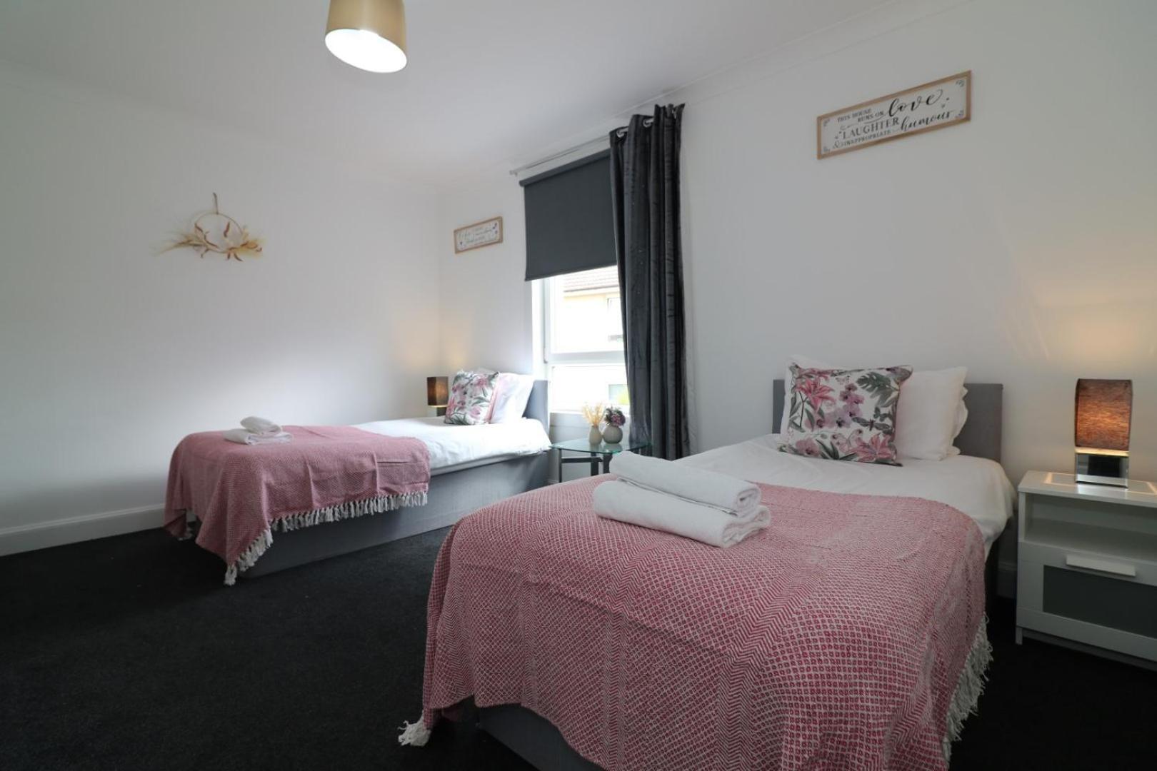 Signature - Gartlea House Apartment Airdrie Luaran gambar