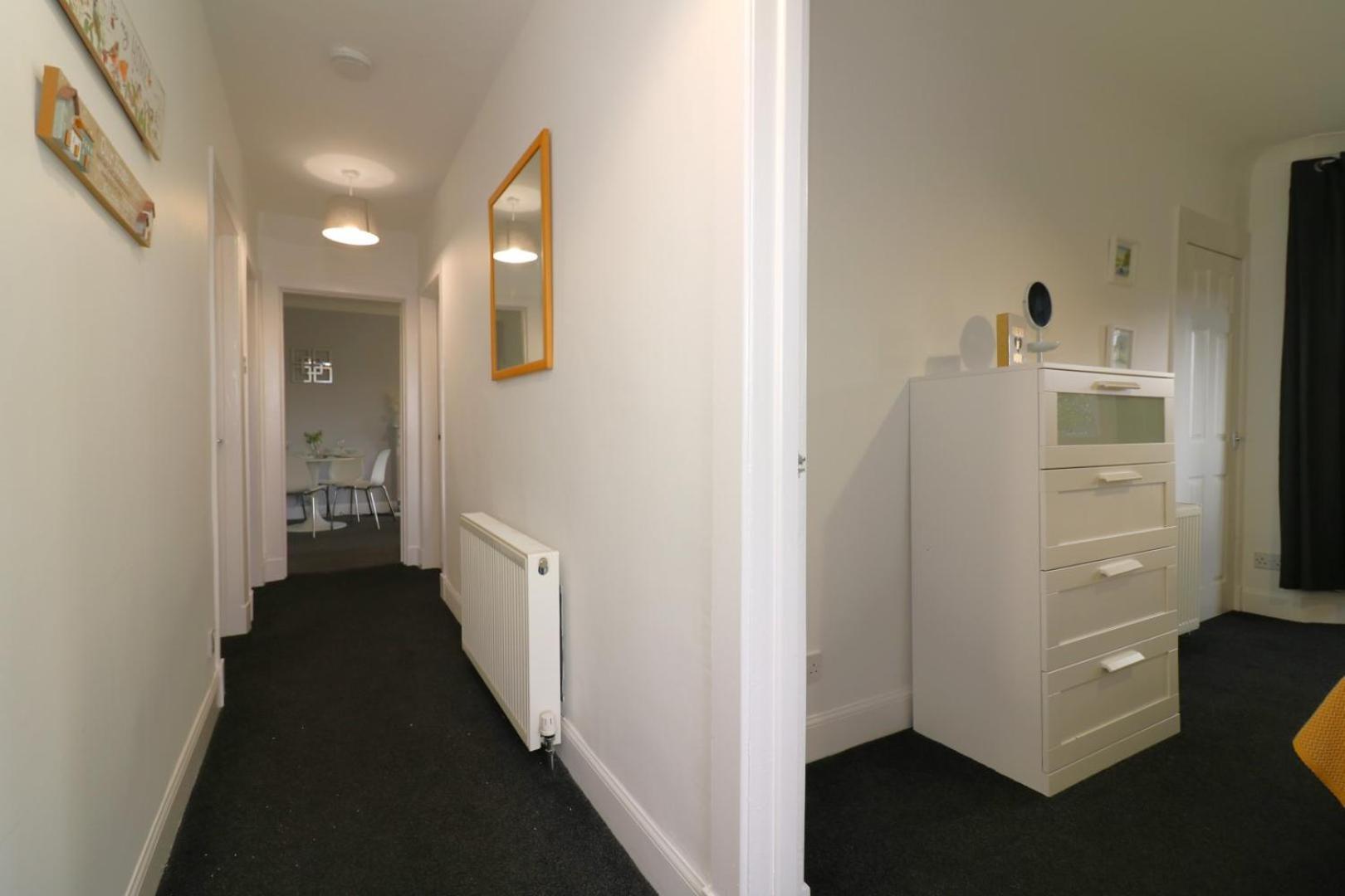 Signature - Gartlea House Apartment Airdrie Luaran gambar