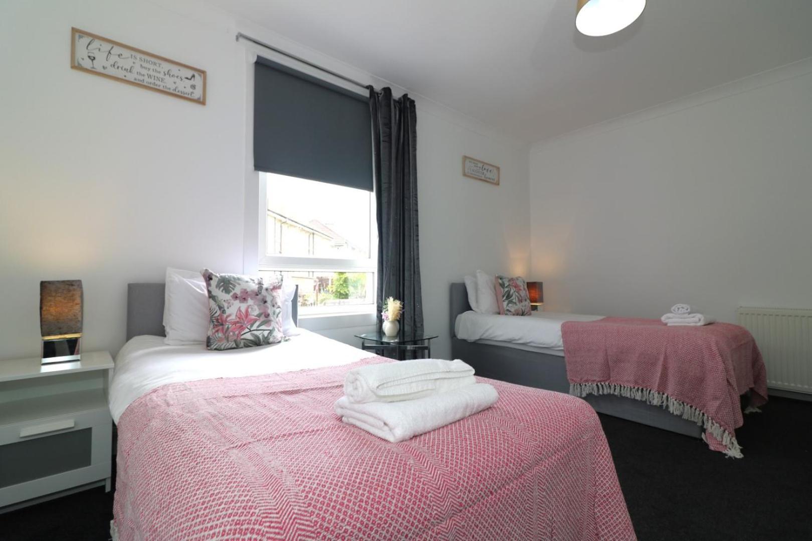 Signature - Gartlea House Apartment Airdrie Luaran gambar