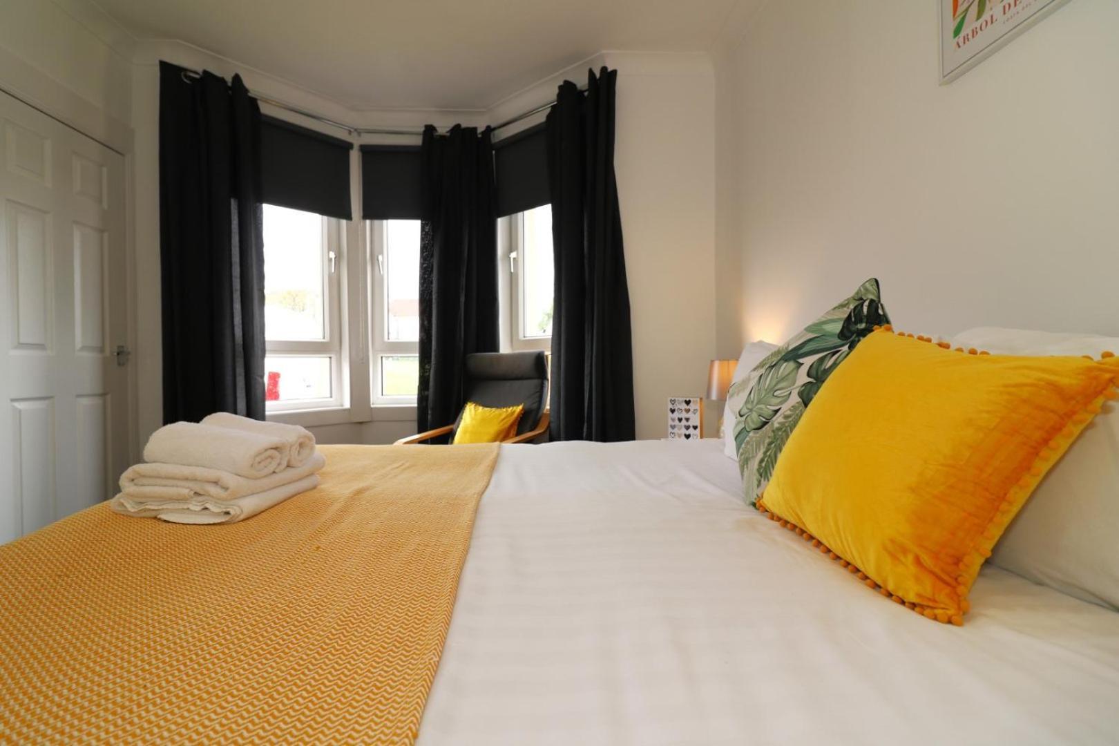 Signature - Gartlea House Apartment Airdrie Luaran gambar